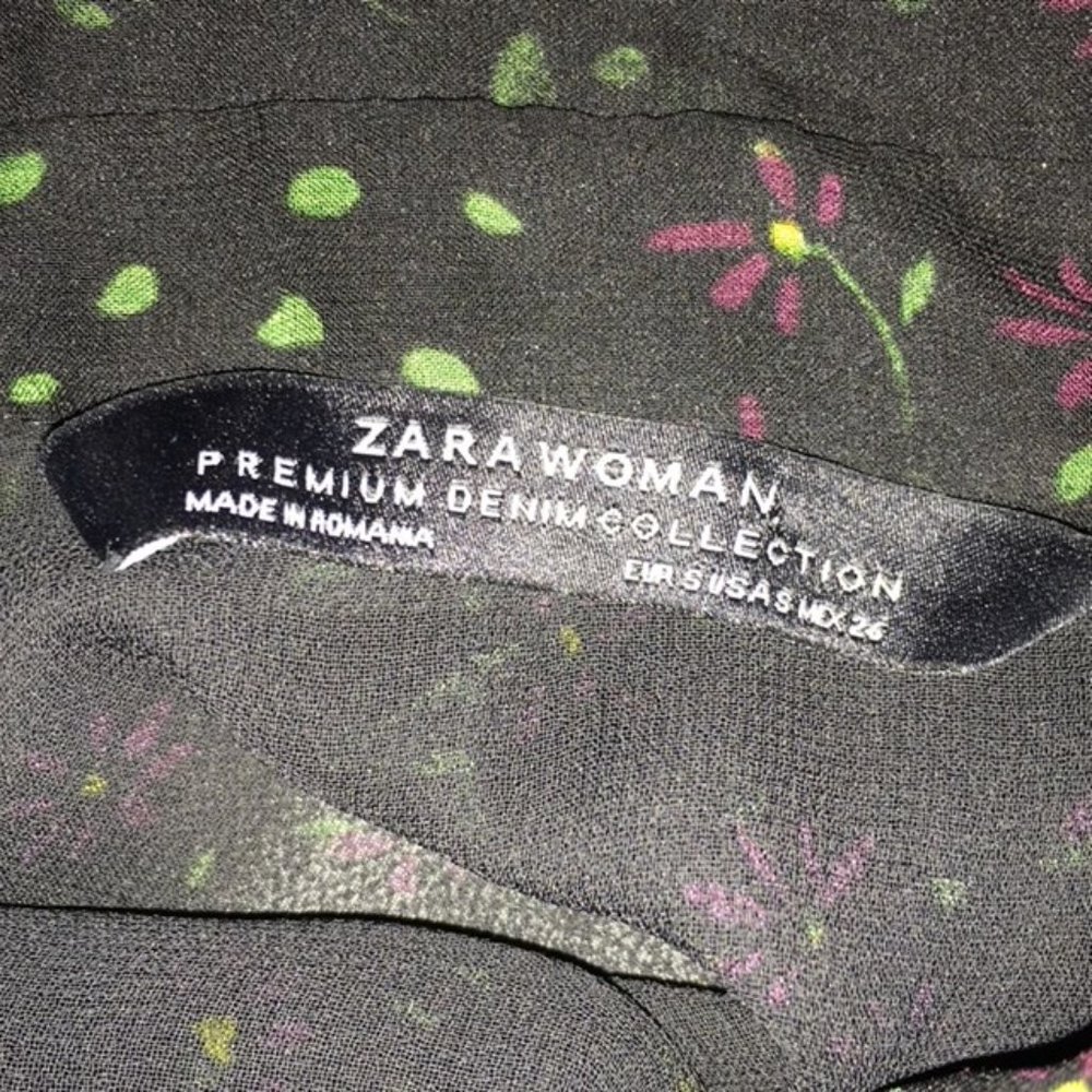 Zara Woman's Black Short Sleeve Floral Blouse - Picture 3 of 3